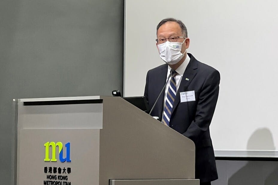 都大校長林群聲教授歡迎優秀新生加入都大大家庭。