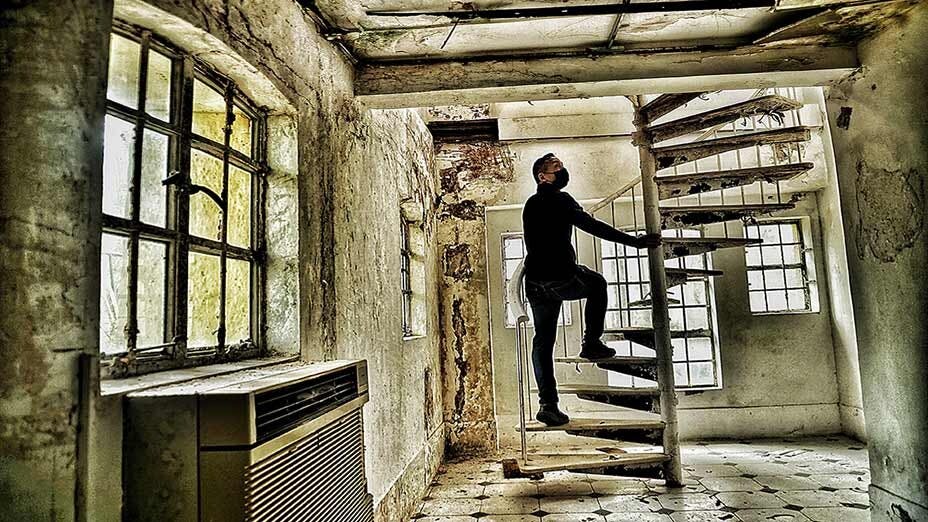 Lenny 探索廢棄十九世紀豪宅 Lenny Explores Abandoned 19th Century Mansion