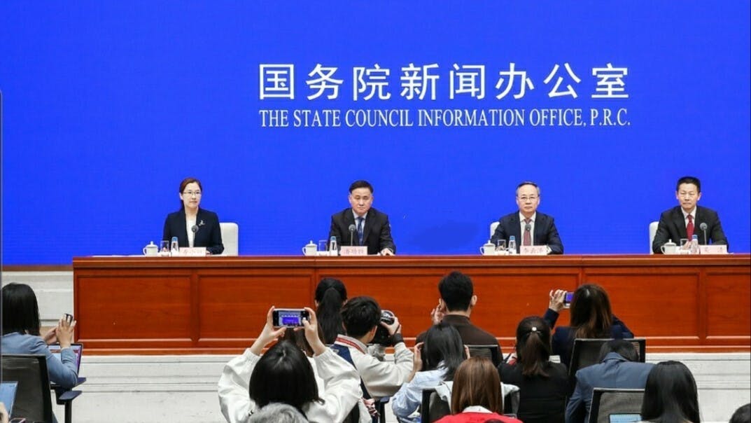24日早上人行行長潘功勝、金融監管總局局長李雲澤、中證監主席吳清三大金融監管部門一把手罕見同台，介紹金融支持經濟高質量發展有關情況。（國新辦）