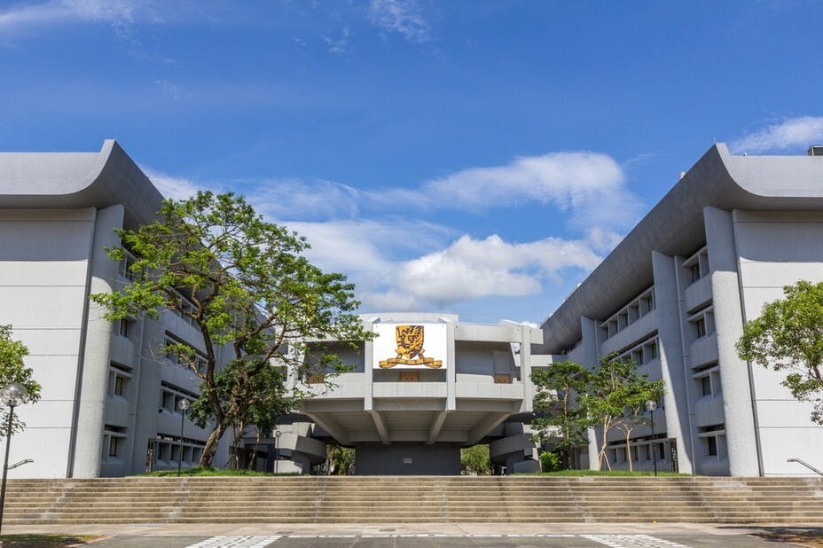大學的校訓比校徽更重要。