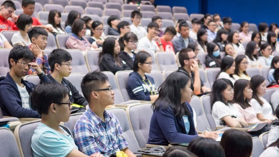 透過多維諮詢，求測者可以更好地規劃事業、姻緣、學業甚至自己企業等人生領域。（Shutterstock）