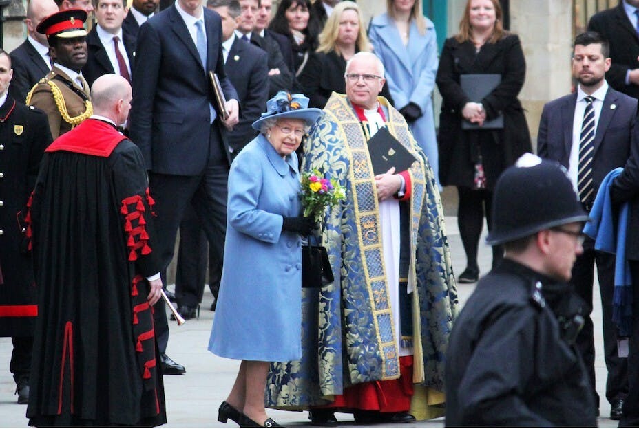 英女王日前入院體檢，引發外界擔憂。（Shutterstock）