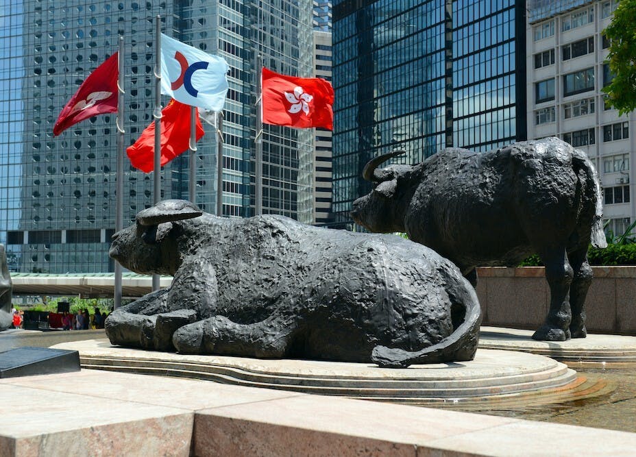 面對新的競爭下，港交所未來能否維持全球新股集資前三位置？（Shutterstock）
