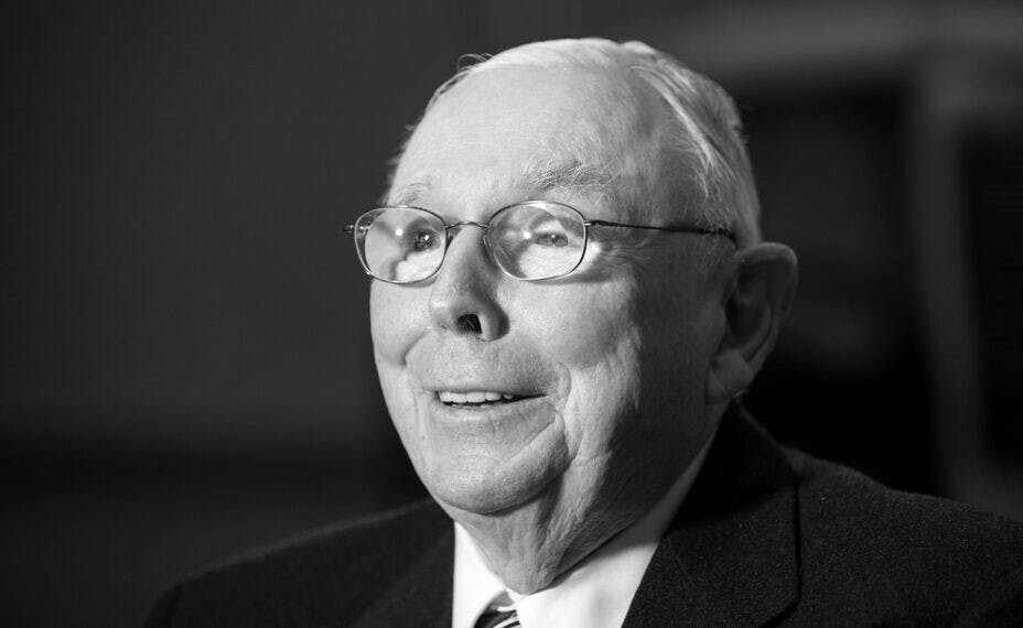 「股神」巴菲特的黃金搭檔、巴郡副董事長查理芒格（Charlie Munger）辭世，享耆壽99歲。（Shutterstock）