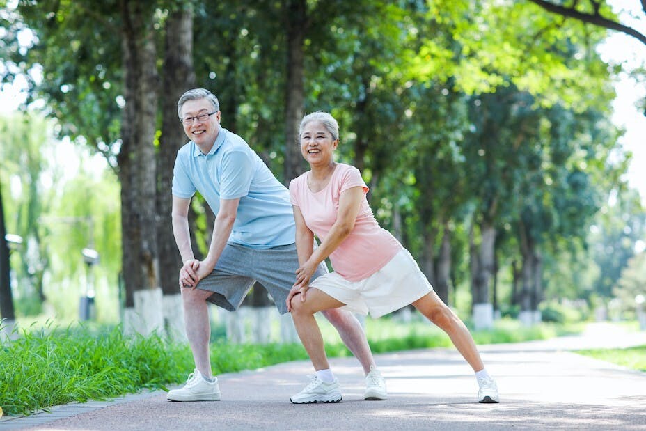 老年人鍛鍊可以強壯肌肉，減少因肌肉力量不足而跌倒的風險。（Shutterstock）