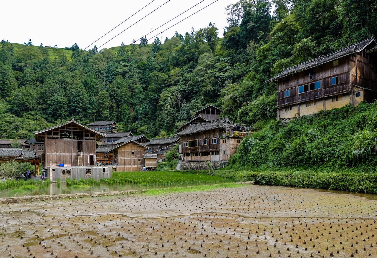 中國能夠進入小康，到過山區工作的人，是功不可沒的，為什麼？（Shutterstock）