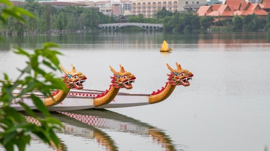 端午佳節，賽龍舟是必備項目。（Shutterstock）