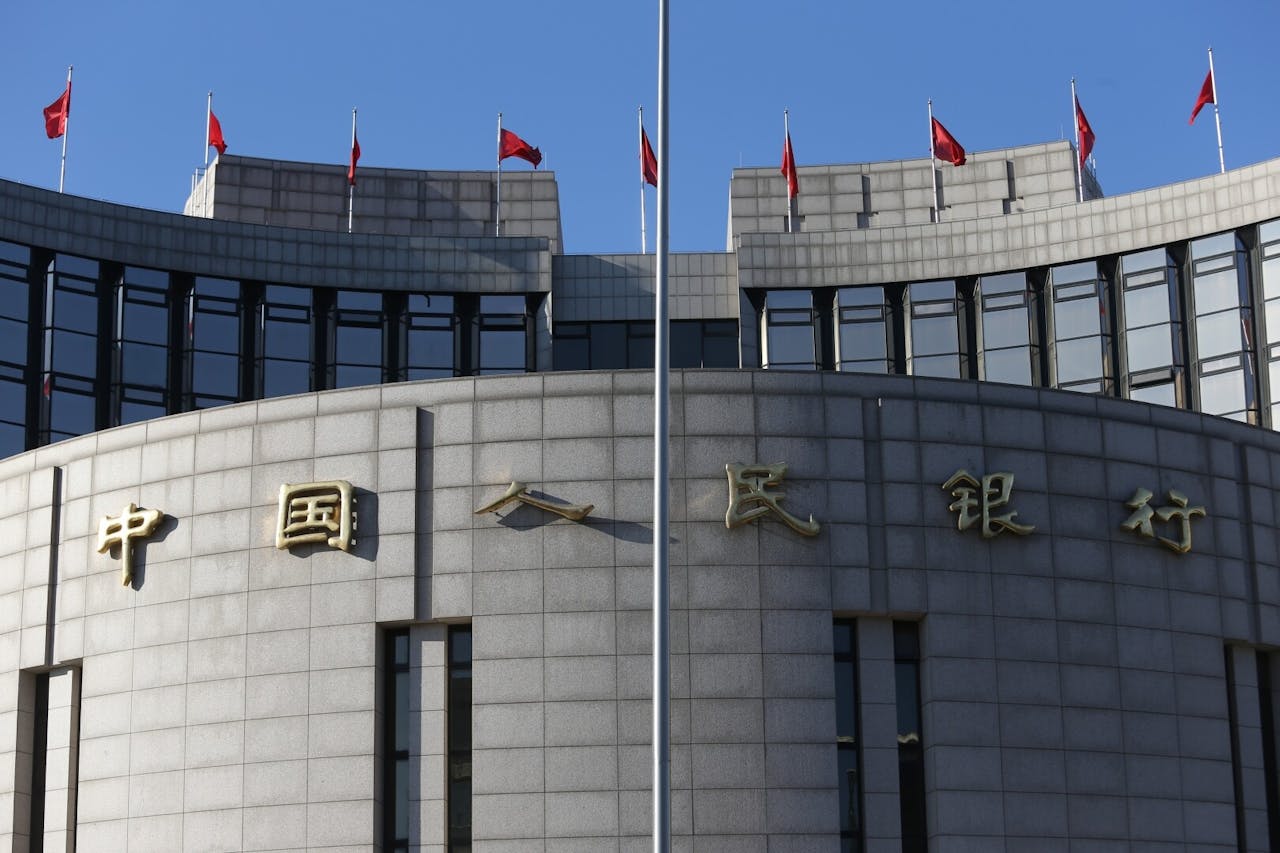 表面上，人行是收緊，但在嚴格規範風聲鶴唳下已算相當寬鬆。（亞新社）