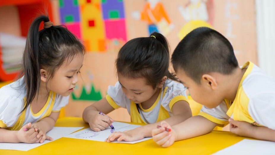 辦學團體應向學界回饋家長、孩子和教師在幼稚園教育上的不同需要。（Shutterstock）