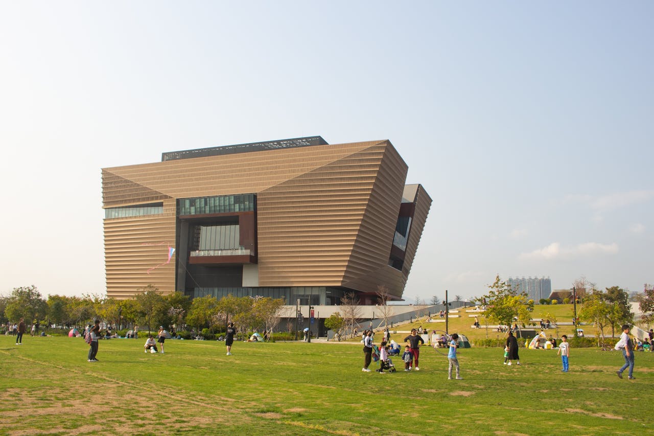 據報告說，去年西九文化區為香港的GDP共貢獻了68.6億元。（Shutterstock）