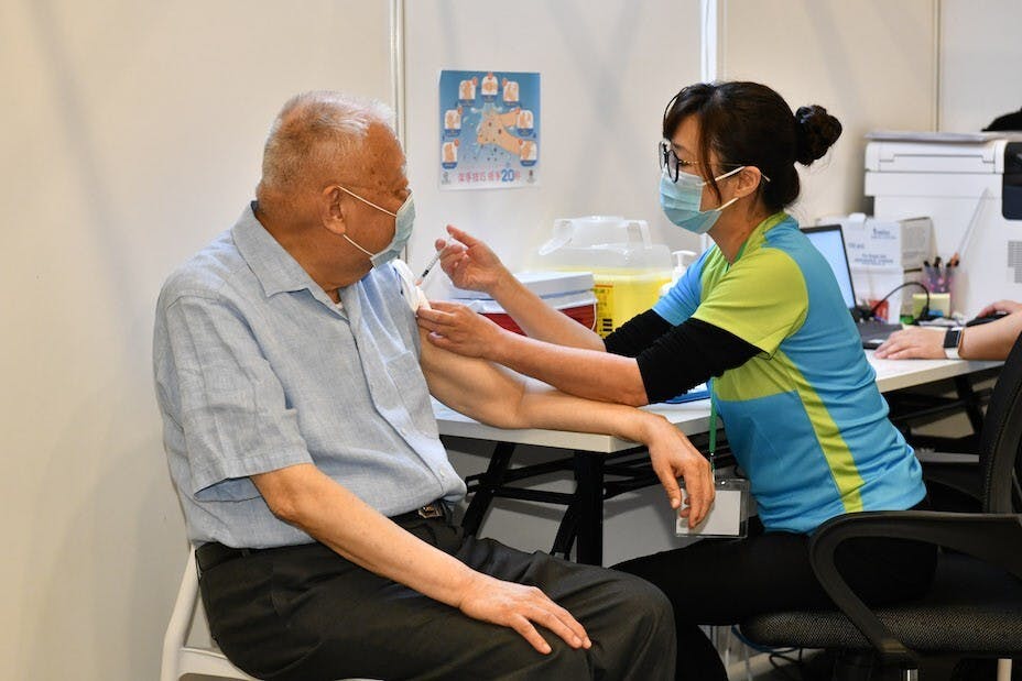 香港老年人比例很高，為什麼長者疫苗接種率較低？（亞新社）