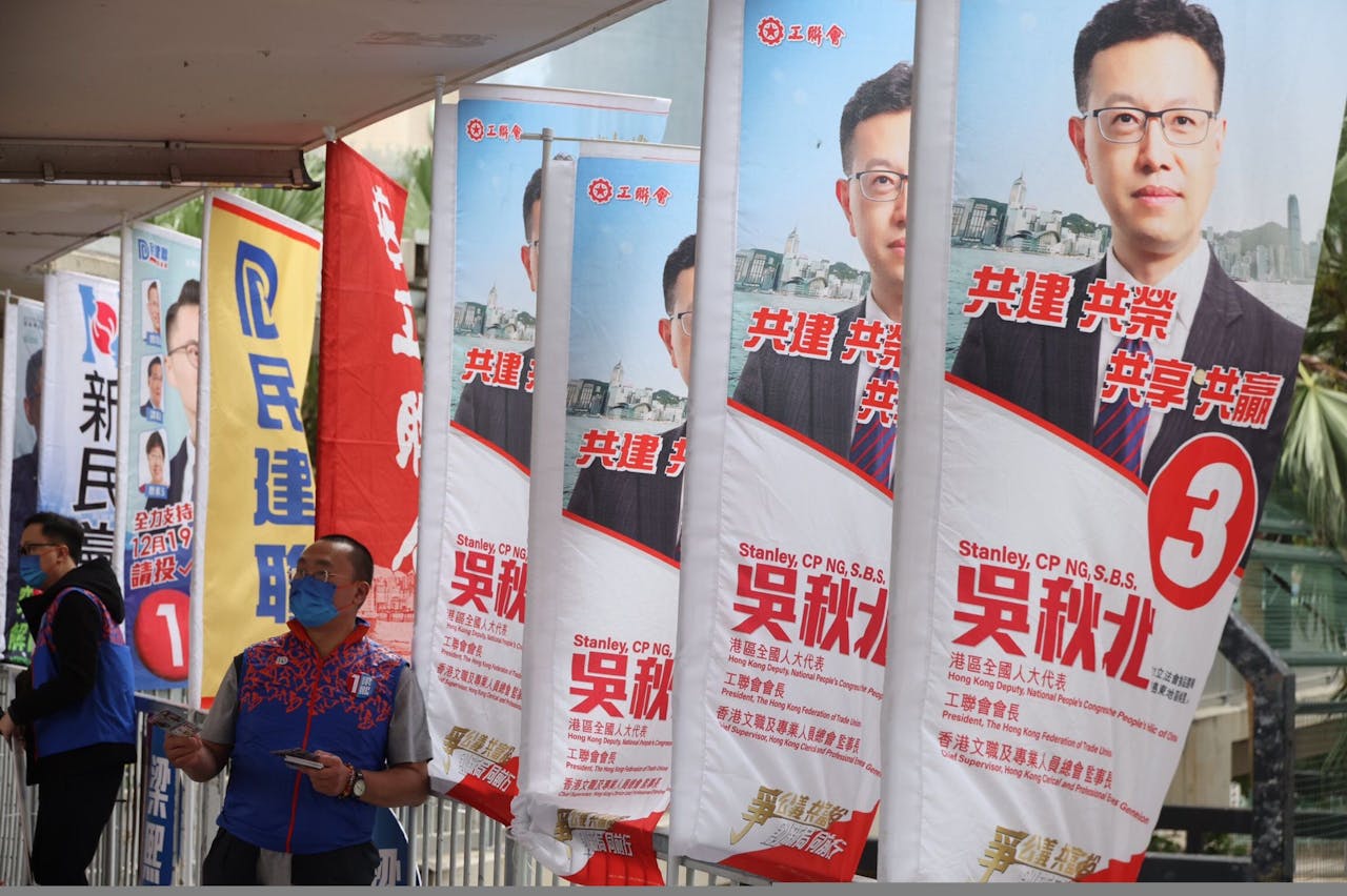從本地政客的角度看，面對中央政府壓下來的任務，他們可能是「多勞多失」。（亞新社）