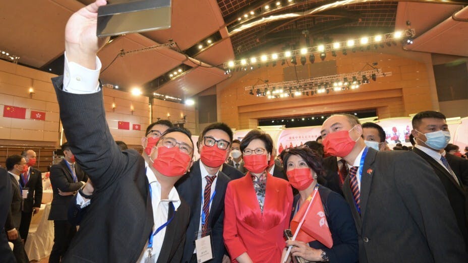 隨着經濟代理人的角色被消滅，我們亦可推斷政治代理人的角色也會隨之改變。（亞新社）