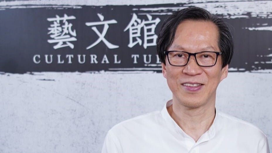 熊海老師，香港頂級水墨畫大師。（作者提供）