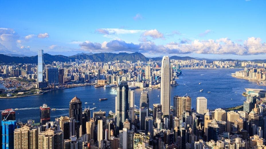 我們要應對香港政府的財赤，首先要認清高地價與低稅率的關係。（Shutterstock）