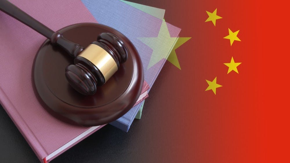在中國《關於適用認罪認罰從寬制度的指導意見》中，明確規定了被追訴人的反悔及處理。（Shutterstock）