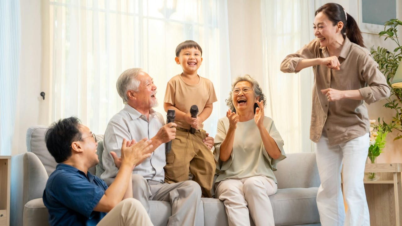 上一代要識做，只要説「我懂！我支持！我明白！」就好。（Shutterstock）