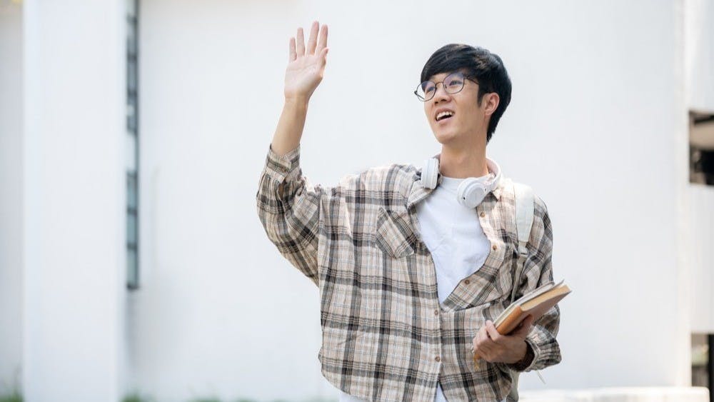 前半生，荒廢了巨額時間跟別人交往。（Shutterstock）