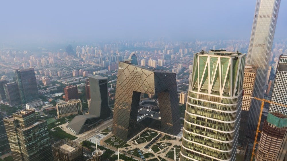 看數據，中國第一季GDP增長5.4%，遠超預期，恒指今年亦有不俗升幅，似乎一片美好。（Shutterstock）