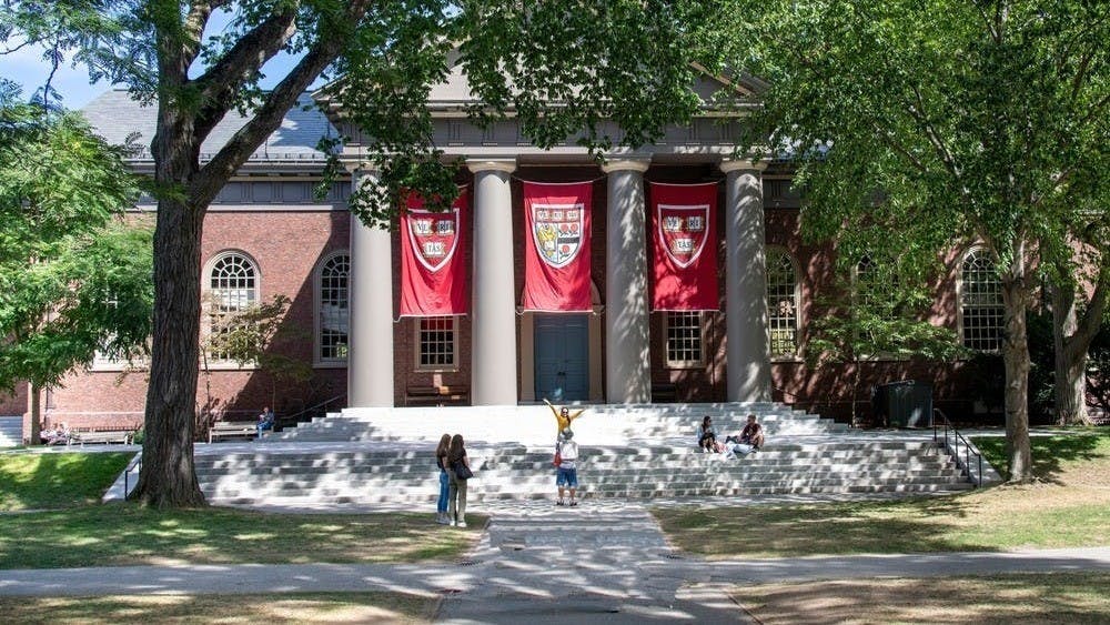 美國哈佛大學於當地時間14日發聲明，拒絕華府打擊校園反猶太主義等多項要求。（Shutterstock)