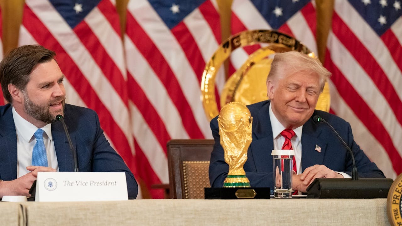 Trump霸生怕我們搶去他獨霸全球的地位。（白宮Flickr圖片）