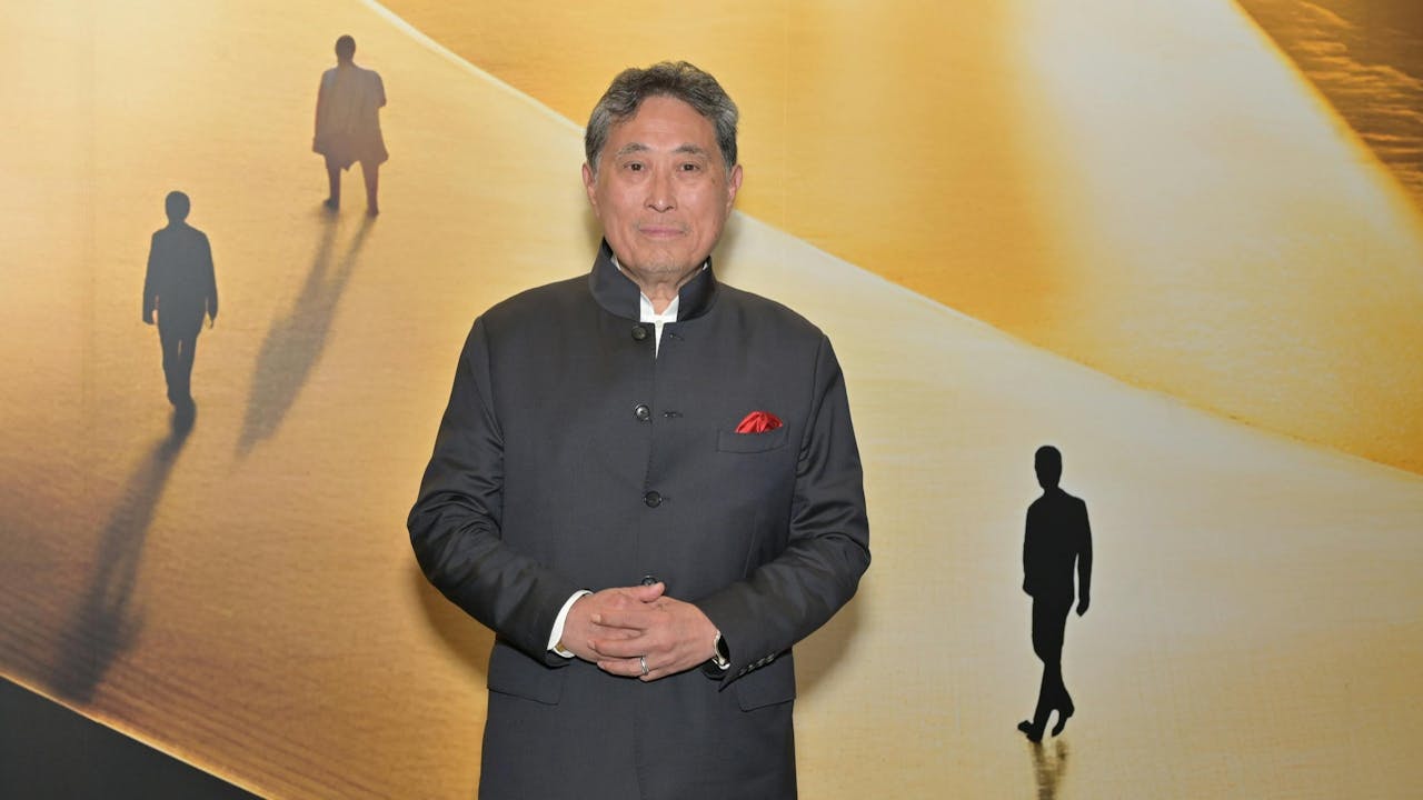 暱稱曹校長的曹慰德，經常以企業傳人兼學者身份演說，或向商界講解紅塵修行記。