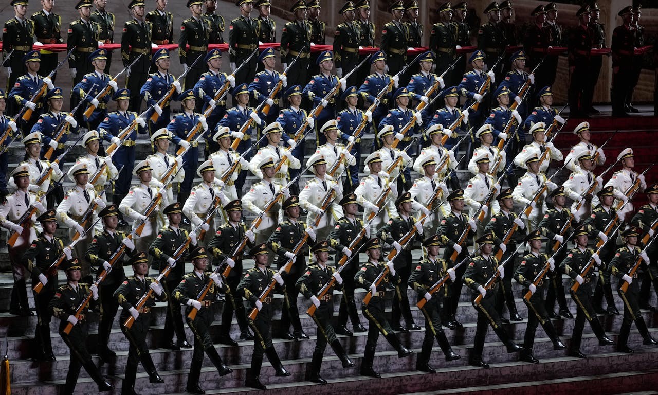 中共九三閱兵大秀新型軍武，解放軍正快速往2027攻台的「戴維森