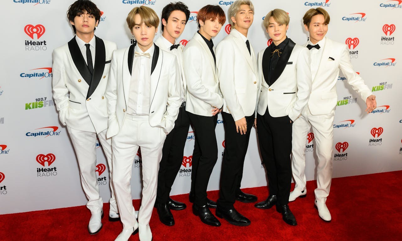 BTS防彈少年團退伍後即將合體：3/20推出全新正規專輯，睽違4年世界巡演