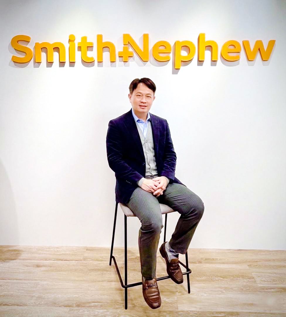 Smith & Nephew 台灣分公司總經理李政壕，成功的將生活化與靈活化融入辦公氛圍。
