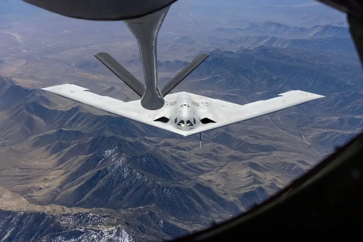 美國公開 B-21 突擊者的空中俯視全貌。｜Photo Credit:US Air Force