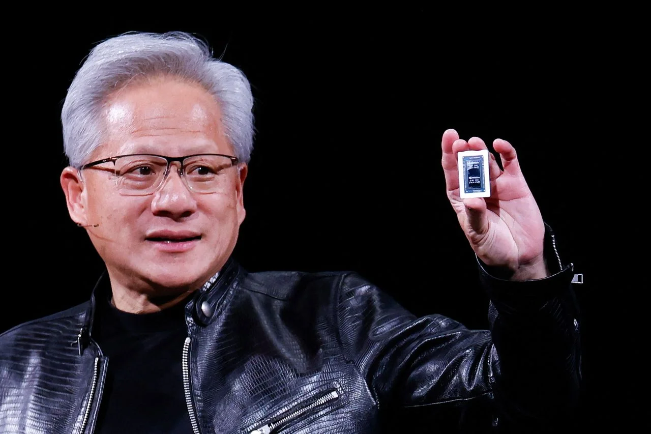 黃仁勳推出 N1X 筆電，但定價直逼 15 萬台幣。｜Photo Credit: Reuters / TPG Images
