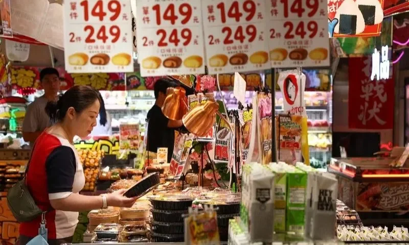 台灣GDP飆破11%,為什麼服務業老闆體感卻是「淒淒慘慘戚戚」?