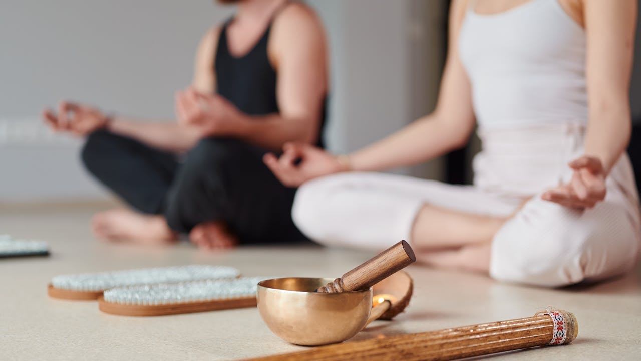 人是否快樂，取決於個人如何利用信仰或非信仰來應對生活。（Shutterstock）