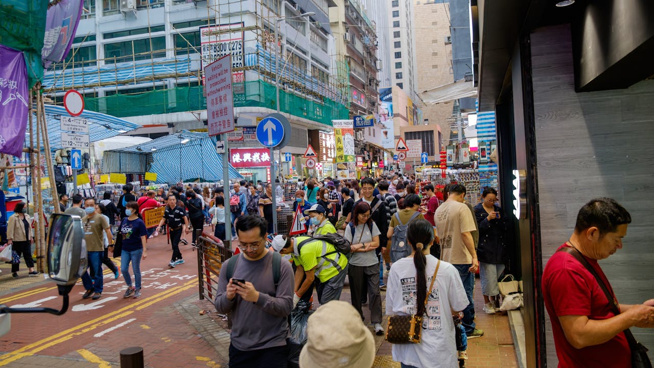 香港人已逐漸習慣失去，初時還有點反應，後來便沒有感覺了。（Shutterstock）