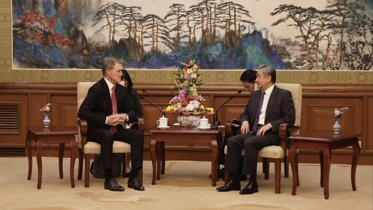 中共中央政治局委員、外長王毅在6月3日會見美國新任駐華大使龐德偉。（美國駐華使領館）