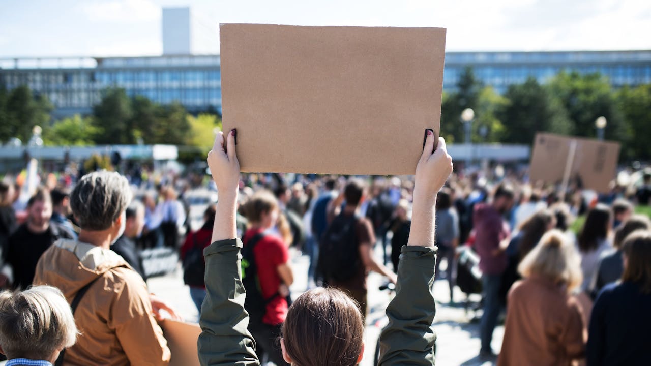 美國每次有人建議設身份證，就有更多人高舉「civil rights民權」來反對。（Shutterstock）