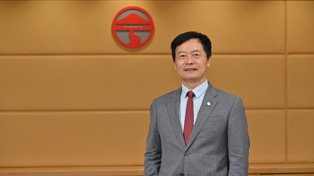 秦泗釗校長上任後提出嶺大要成為創新的研究型博雅大學。