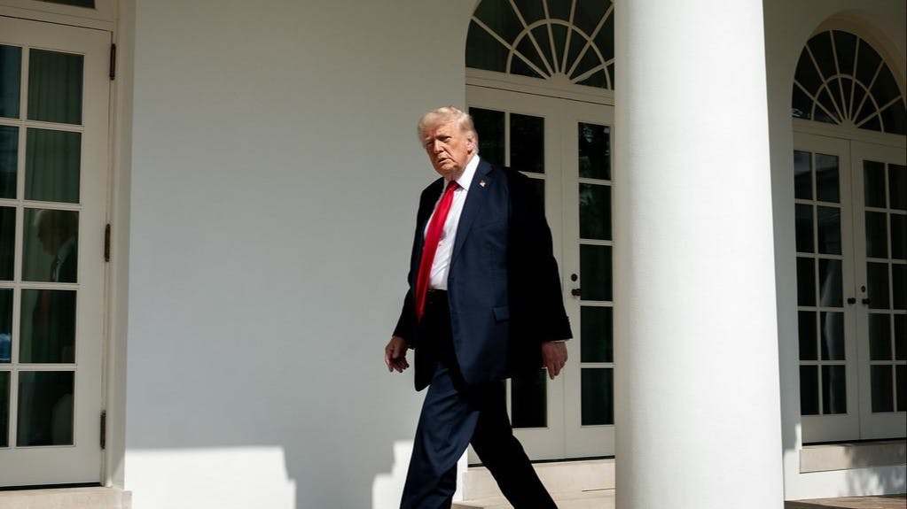 此人上任之初，鬧勻全世界，唯我獨尊，恍若《三國演義》裏的曹操。（白宮Flickr）