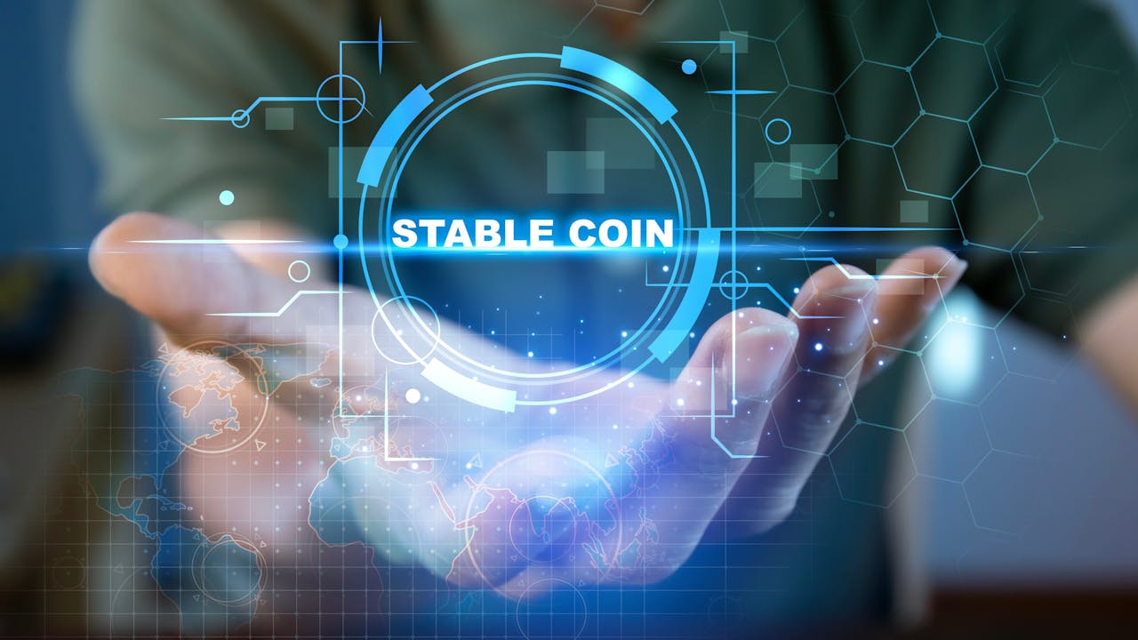 盲炒穩定幣，短期搭便車尚可，長期實在太多不明朗因素。（Shutterstock）