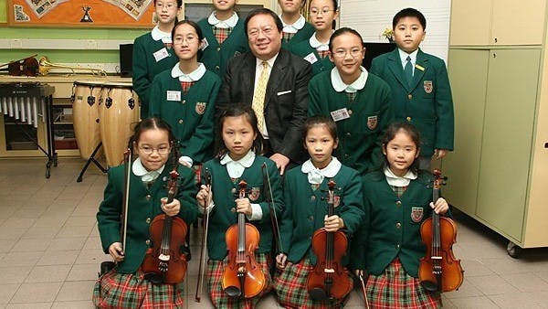 何志平在12歲那一年，一眼迷上小提琴，從此一生與之相知相伴。（香港政府新聞網）