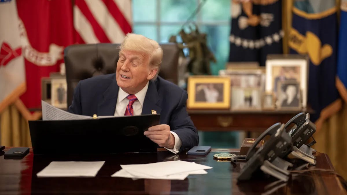 特朗普想透過對資本的去監管和對地方政府的分權，去建構一個「小政府大社會」的格局。這是1980年代列根革命的理想，也是現在特朗普改革的理想。（白宮圖片）