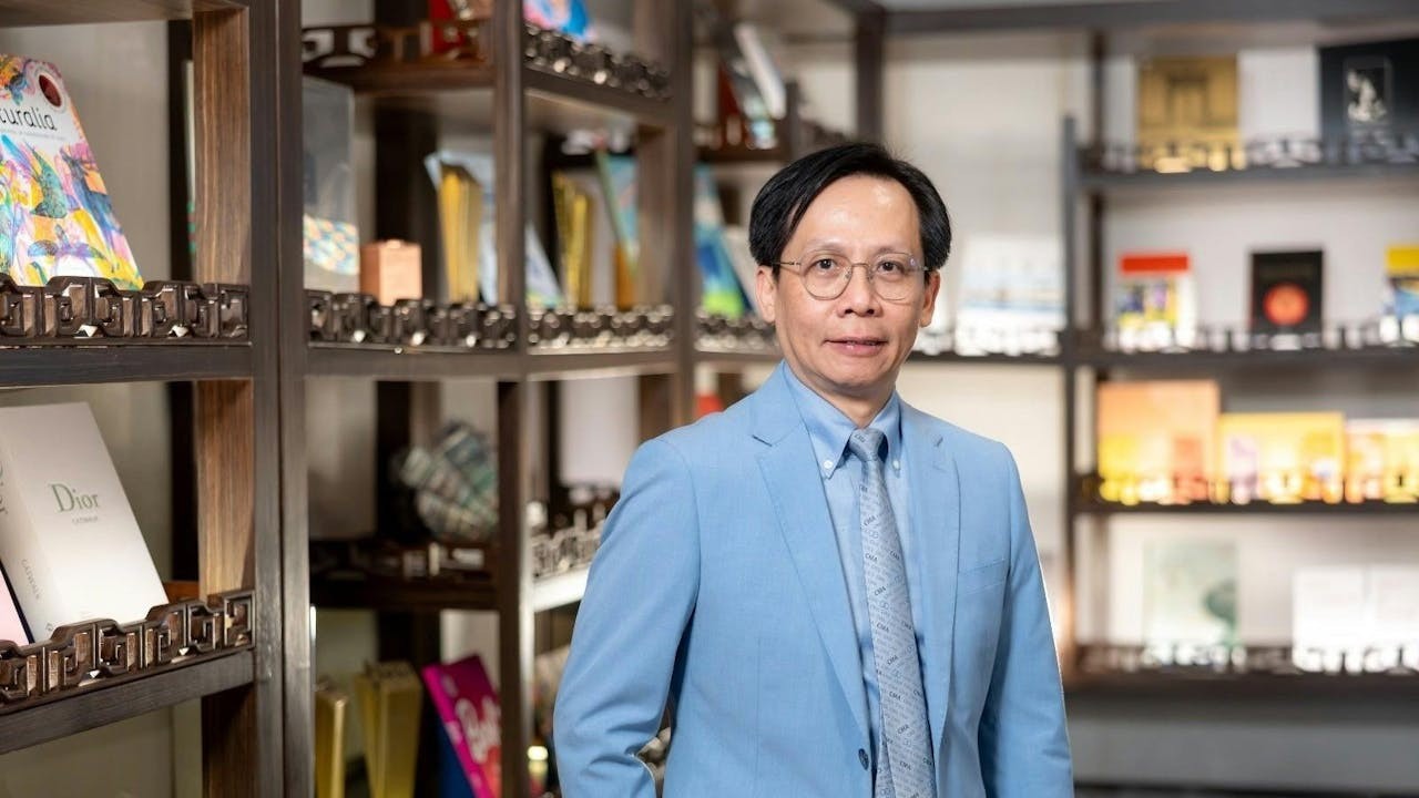 梁兆賢帶領香港印刷業穿越數碼洪流與市場巨變，證明即使身處「夕陽產業」，只要勇於創新，仍能照亮未來。