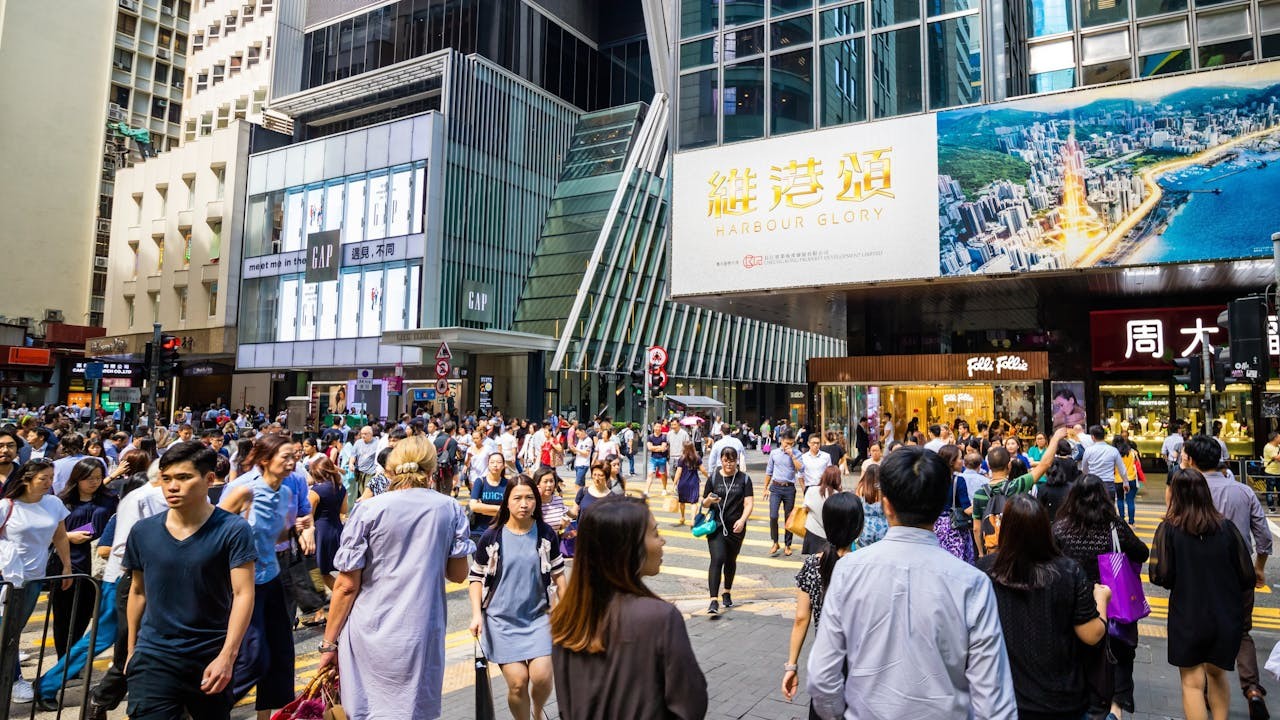 本港失業率由去年的3%升至今年的3.5%，並預期將攀升，意味着企業在招聘的過程中會有更多選擇，從而就不需靠薪酬增幅來吸引人才。（Shutterstock）