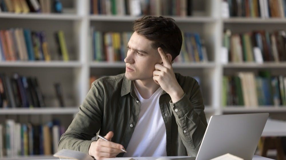 日常對話中，常會聽到「你曉唔曉呀？」意思即係問對方「你明唔明白？」或「你懂唔懂？」。（Shutterstock）