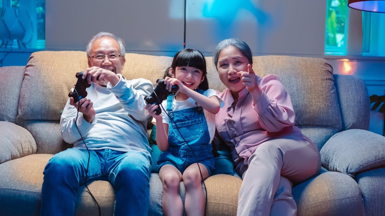 滿以為當了媽媽，體力大增。怎知道當了婆婆，活力更是無法擋。（Shutterstock）