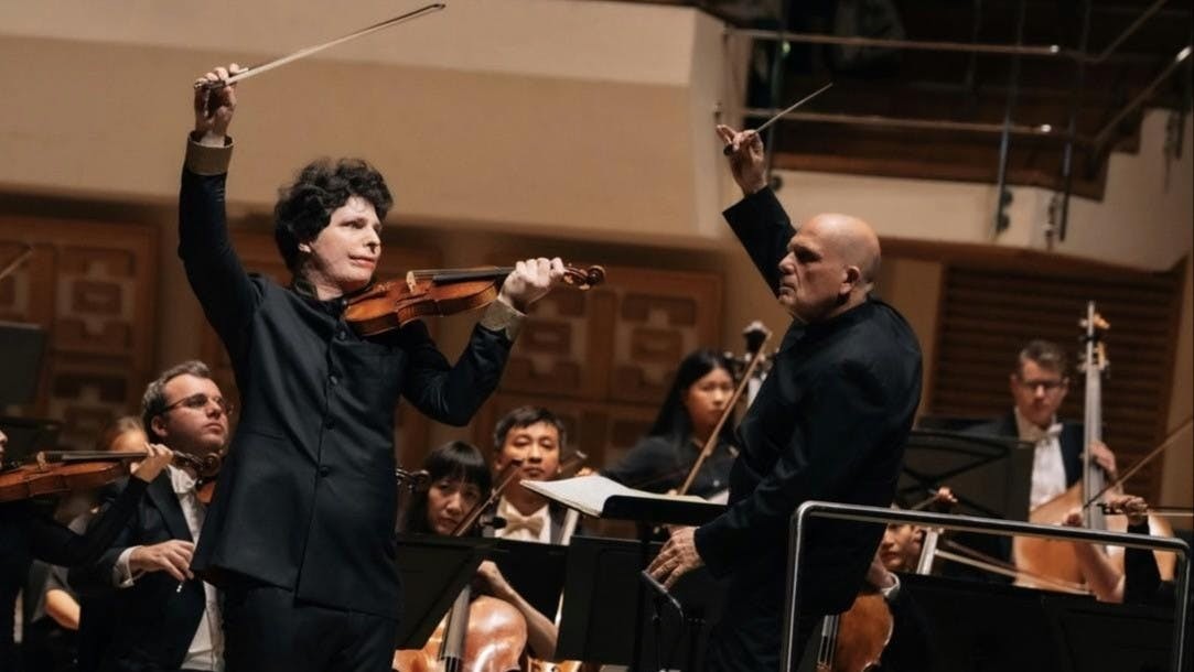 德國小提琴家赫德里希（左）再度與香港管弦樂團（港樂）合作，在指揮梵志登（右）的帶領下，為其最後一個樂季演繹細膩動人的貝多芬曲目。