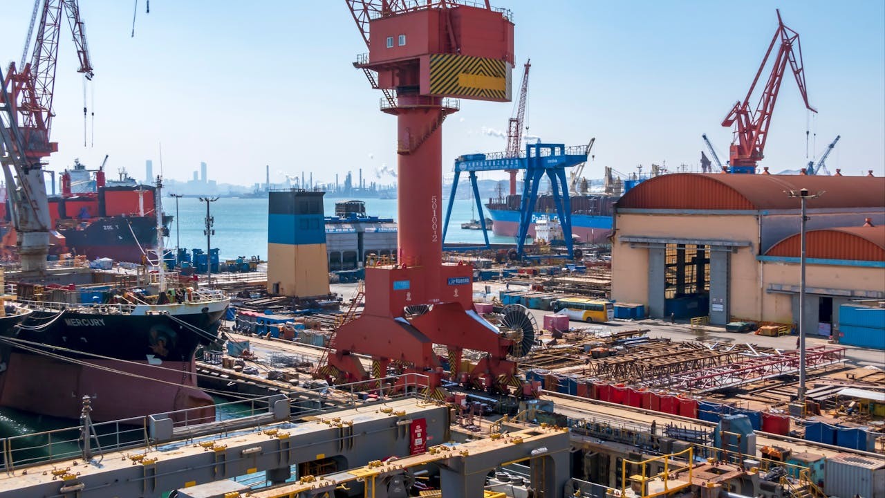 以目前的成績而言，中國顯然已超額完成任務，現已是全球製造業的第一強國。（Shutterstock）