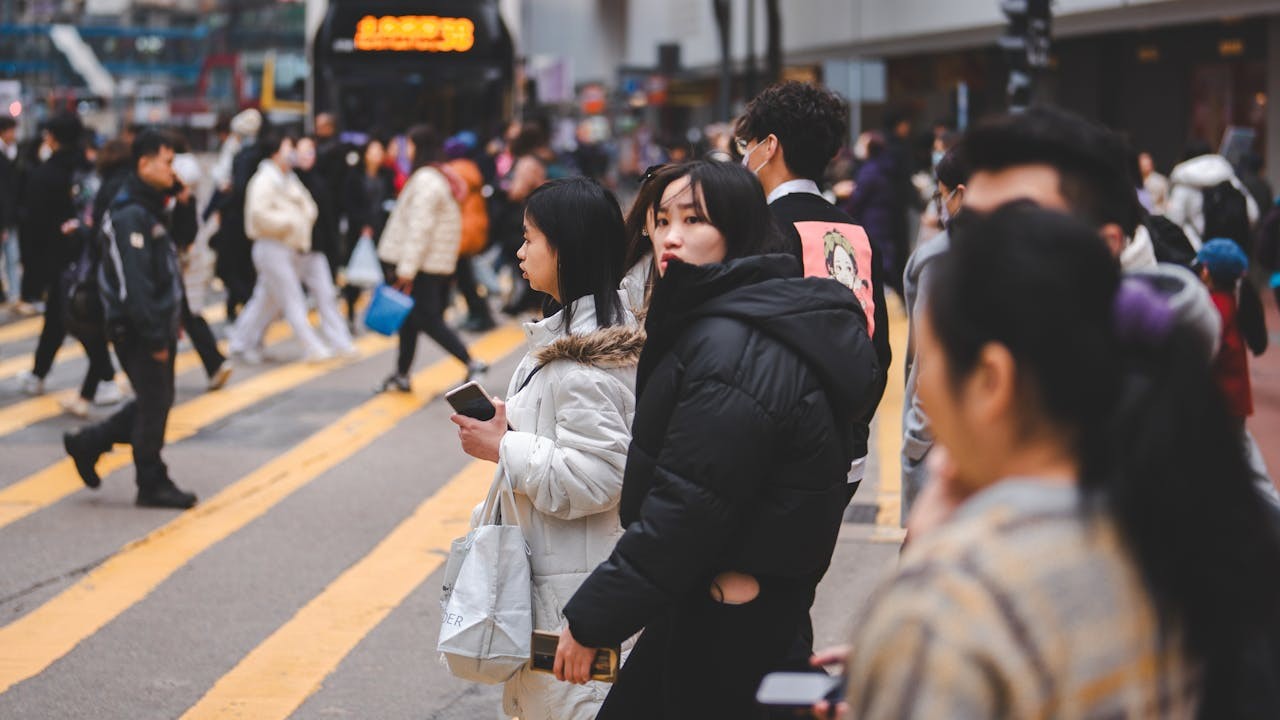 香港於2014年開始冒起的本土思潮，部分成因也是年輕一代反思香港人身份，質疑內地人大量來港會否令香港「變質」？（Shutterstock）