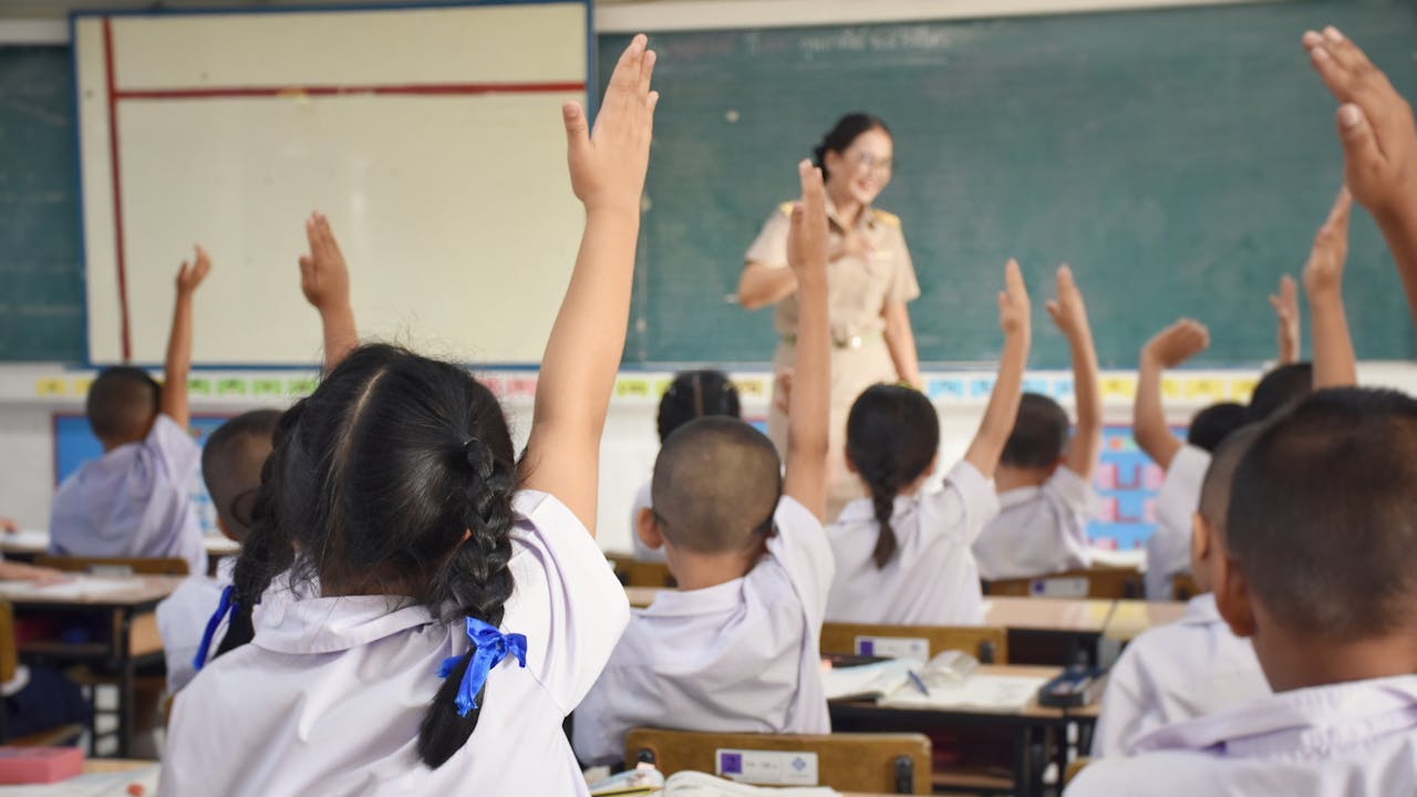 未來的評量重點將是提問的能力:學生能否提出深刻、有價值、能引導 AI進行複雜探究的問題呢?(Shutterstock)