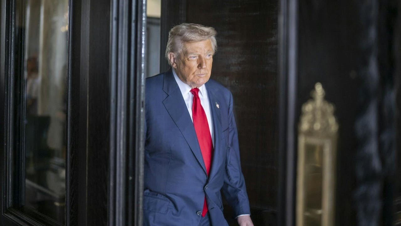 特朗普強調訪華不是求着去的。（白宮）